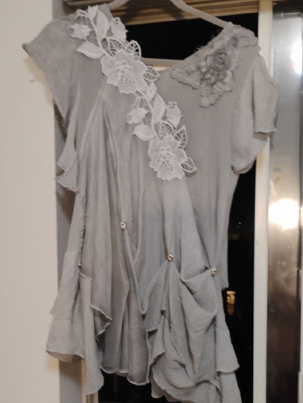 Pretty Angel Light Gray Floral Appliqué Ruffle Tunic